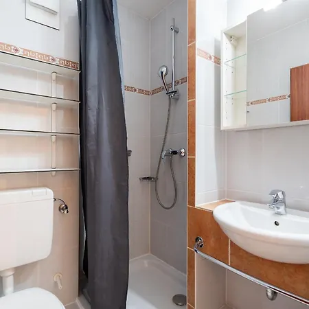 Solaris 5 Mit Balkon, Gemeinschaftssauna Und Grillplatz * Groemitz